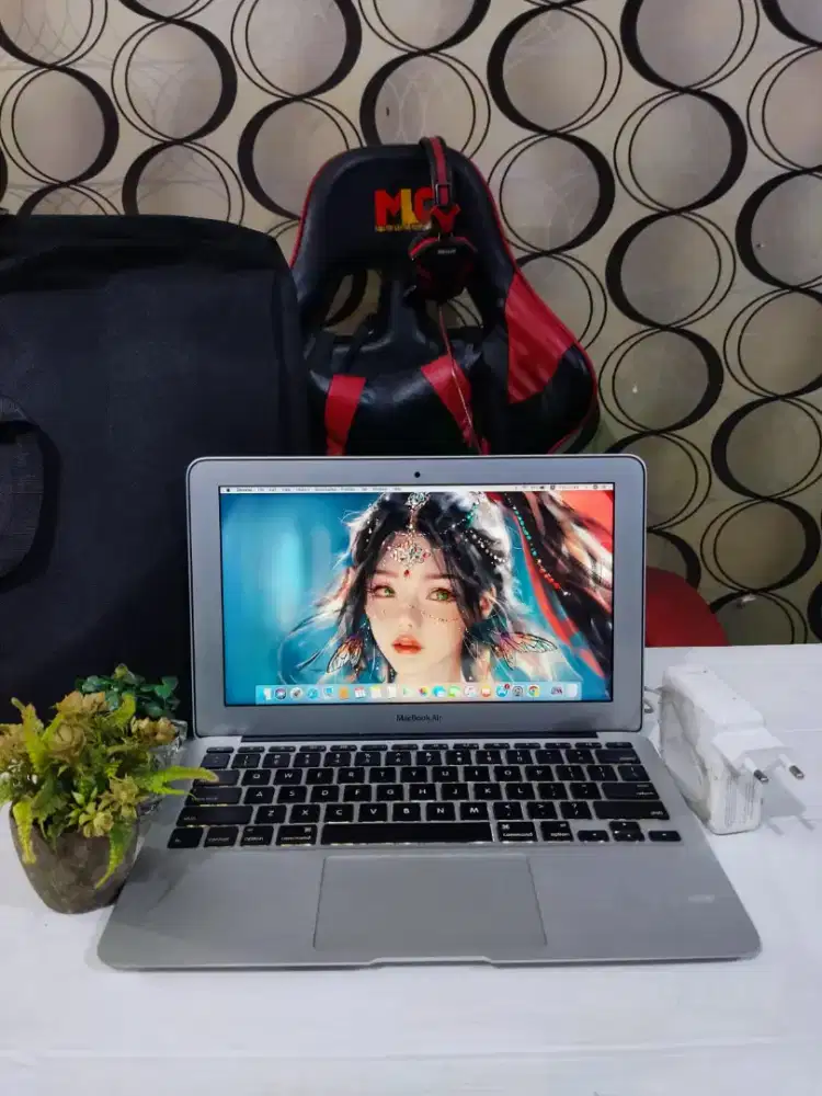 Macbook AIR A1370 SLIM Core i5 RAM 4Gb SSD 128Gb Murah