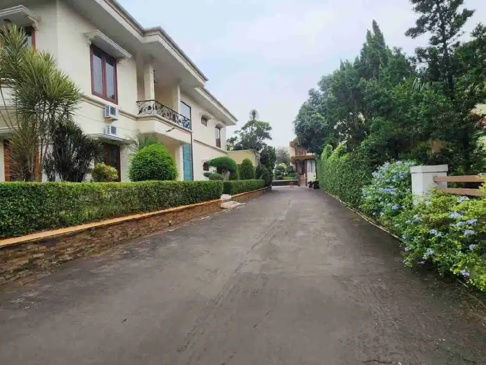 Rumah Cilandak Dalam Komplek Luas 1000m Dengan Kolam Renang