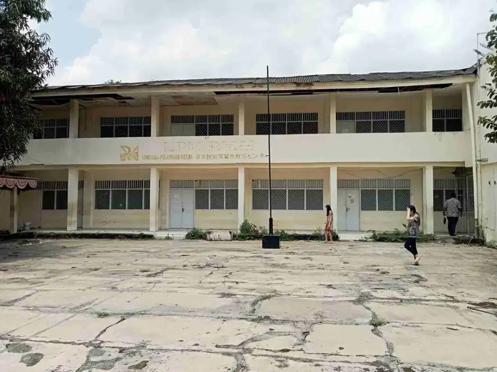 Gedung Sekolah 12 Kelas Di Teluk Pucung, Bekasi Utara