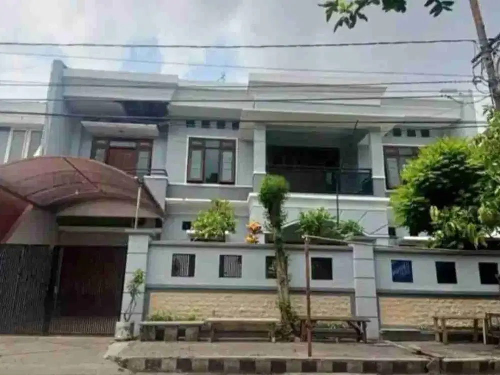 DIJUAL RUMAH MODEL EROPA MODERN, 0 JALAN KEMBAR MANYAR TIRTOYOSO (FURNISED)