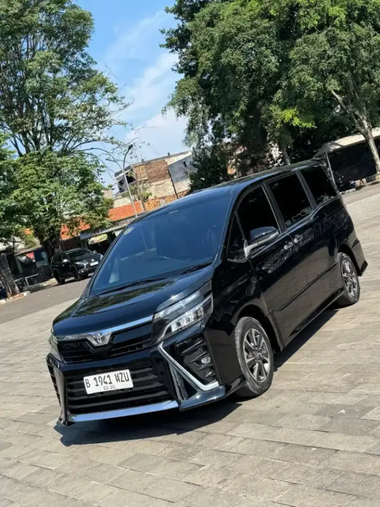 Voxy matic 2019 jual cepat