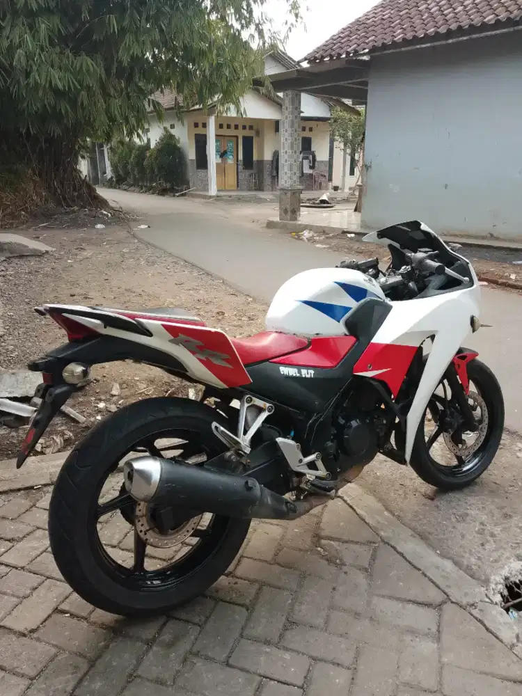 CBR150R LENGKAP PAJAK KALENG OFF