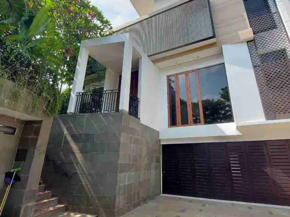 Rumah Mewah Patra Kuningan 4 Kamar Luas 588m dengan Private Pool