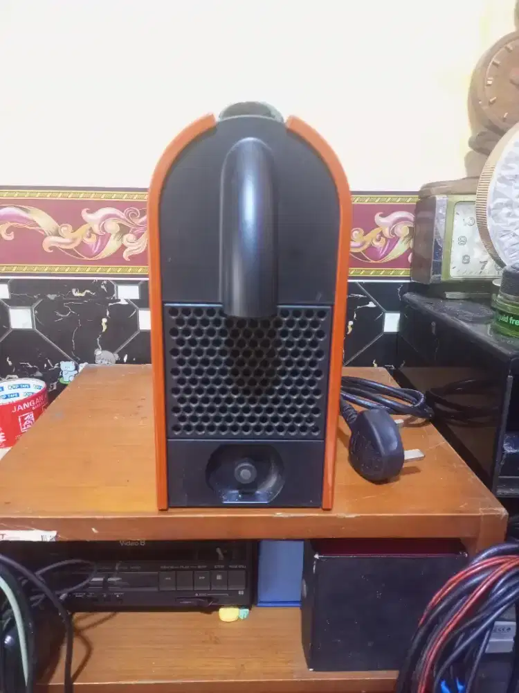 Mesin kopi nespresso D50