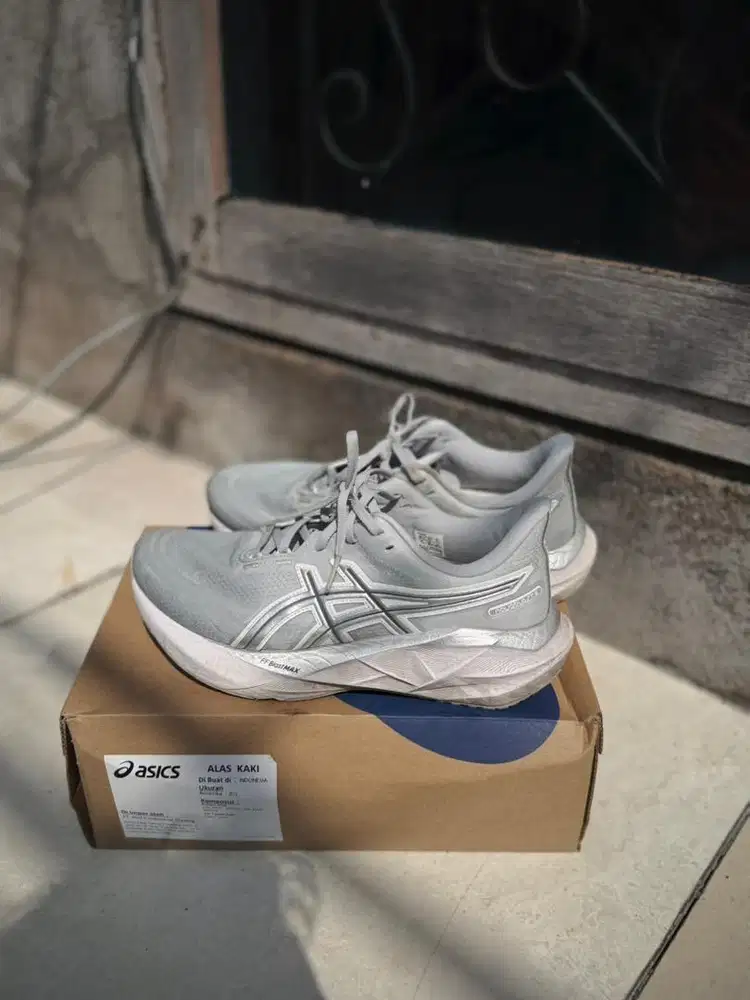 Asics Novablast 5