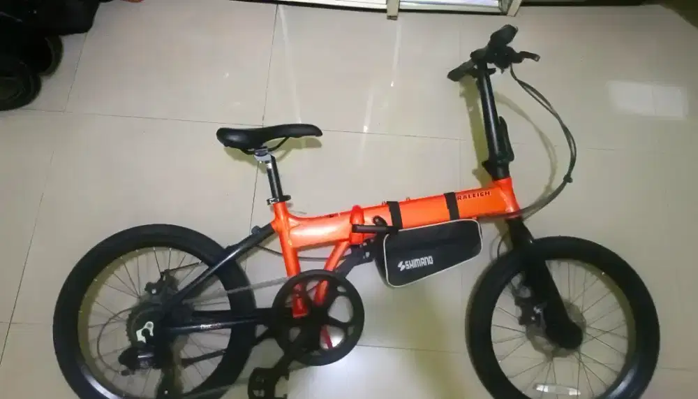 Sepeda lipat raleigh manchester