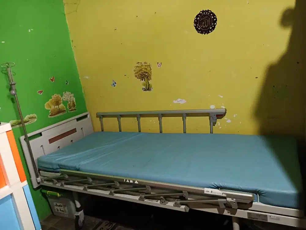 Tempat Tidur Engkol