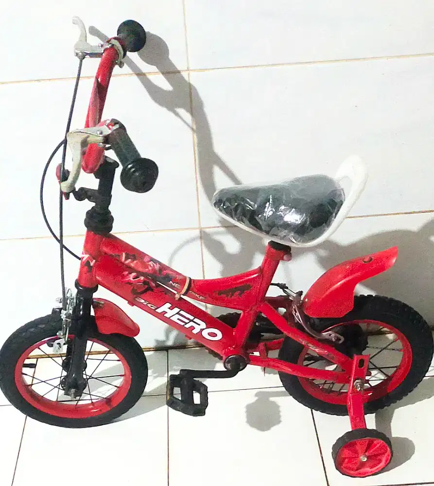 Sepeda ukuran 12,cocok buat anak umur 2 tahun - 6 tahun