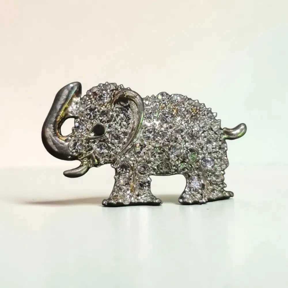 Bros Enamel Motif Gajah