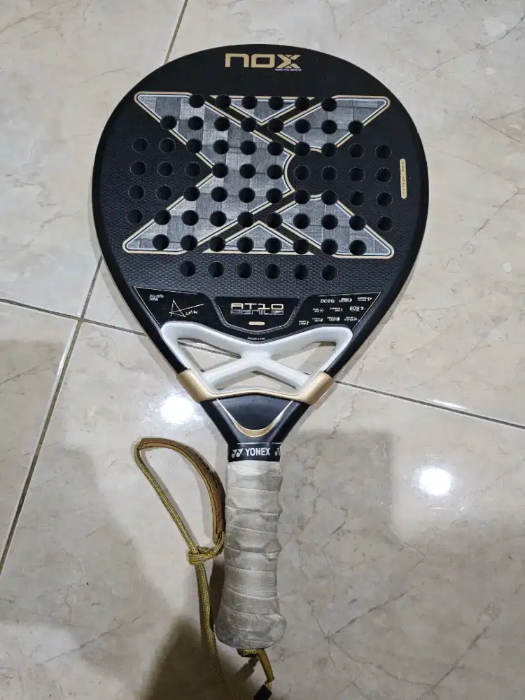 Raket padel NOX AT10 luxury genius 18K alum 2026. Pembelian 13/06/2026