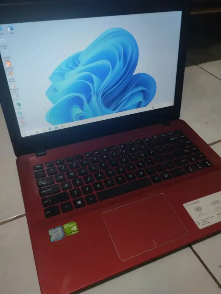 Laptop asus i5 geb 8 vga Gforce
