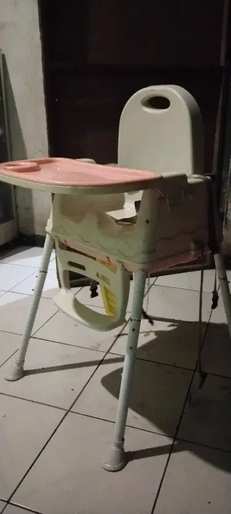 Kursi makan bayi portabel lipat
