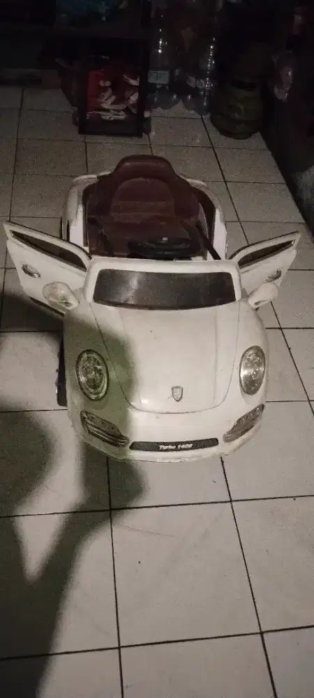 Mainan anak mobil aki