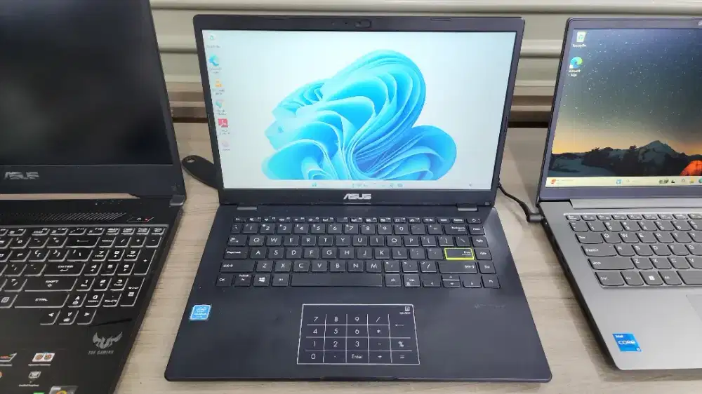 LIKE NEW LENOVO V14 G5 IRL Ci5 13240|8|512|FHD IPS|W11|FULLSET|MURAH