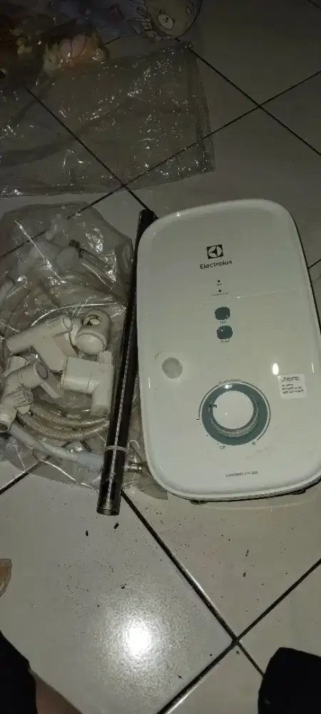 Water Heater elextrolux instant 500 wat