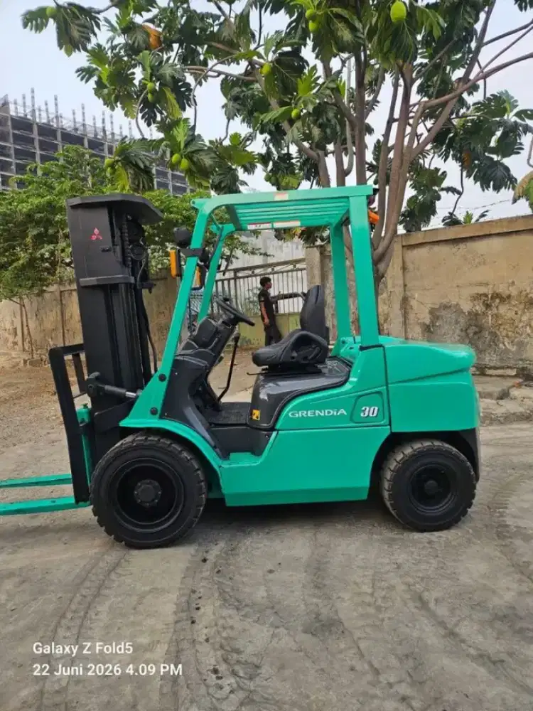 Forklift Mitsubishi 3 Ton,Manual,Tiang Threelift 4,5 Meter,Tahun 2022