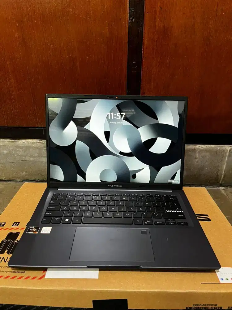 Jual laptop buat konten Asus vivobook M1403QA AMD RYZEN 7 58000HS 16GB