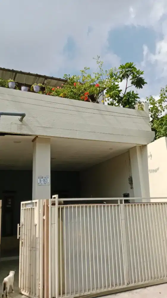 Rumah asri,nyaman, 2lantai,siap huni ,dekat kampus UPI cibiru  Lt 98