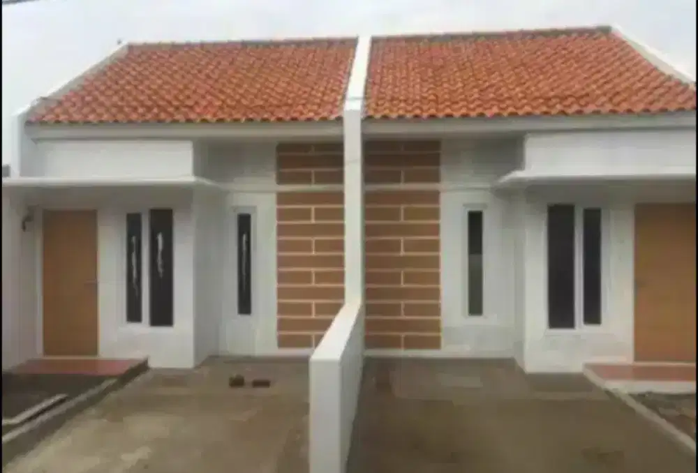 Rumah  di jual lokasi di komplek delima cihelang bandung
