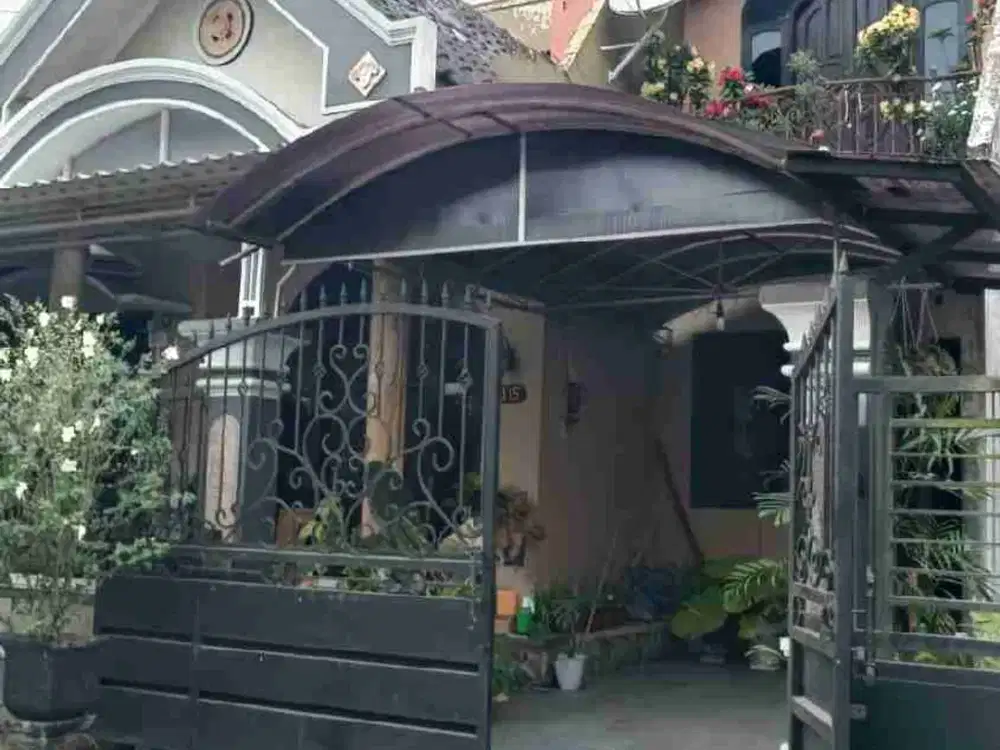 Turun Harga Dijual Murah Rumah 2 Lantai Dekat SMK 1 Blitar