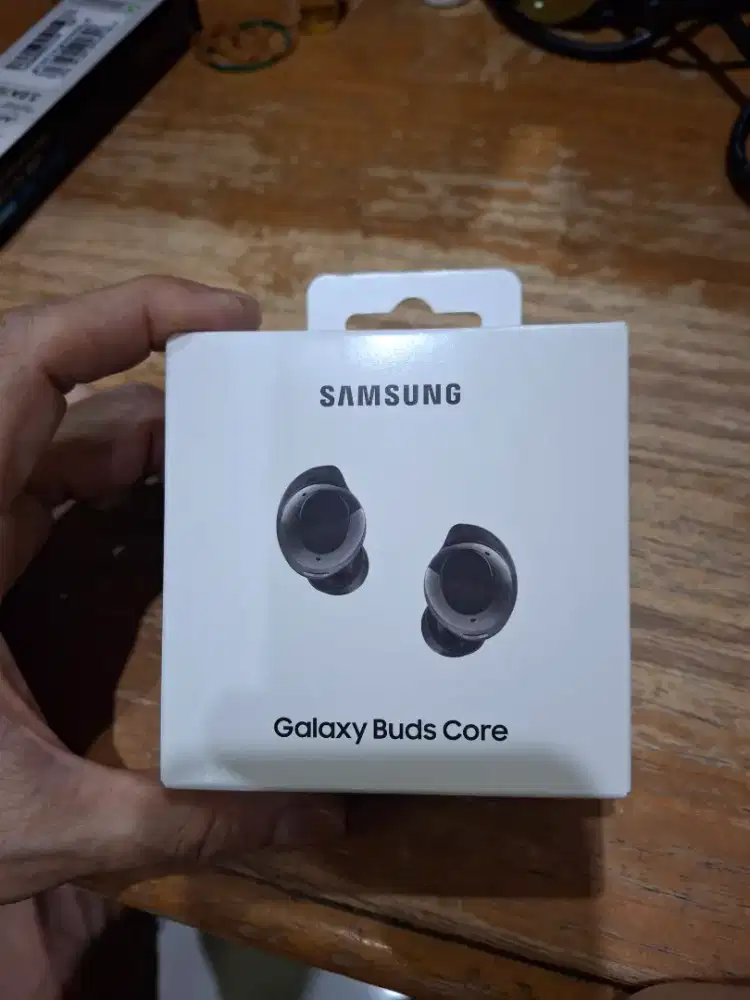 Samsung Galaxy Buds Core. Kondisi Baru. Garansi 1 Tahun.