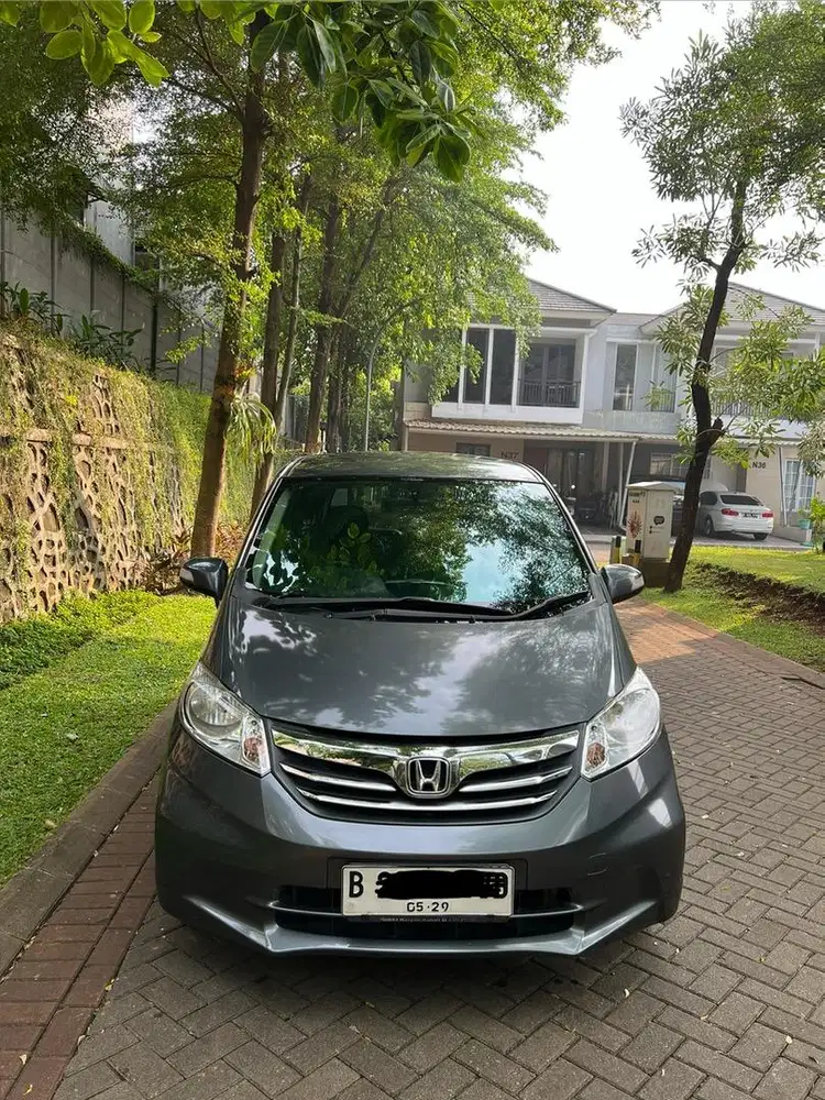 DIJUAL AJA FREED SD 2014 AT KM RENDAH ISTIMEWA