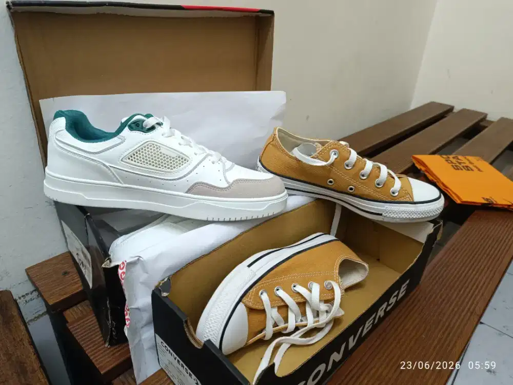 Sepatu Converse dan airwalk