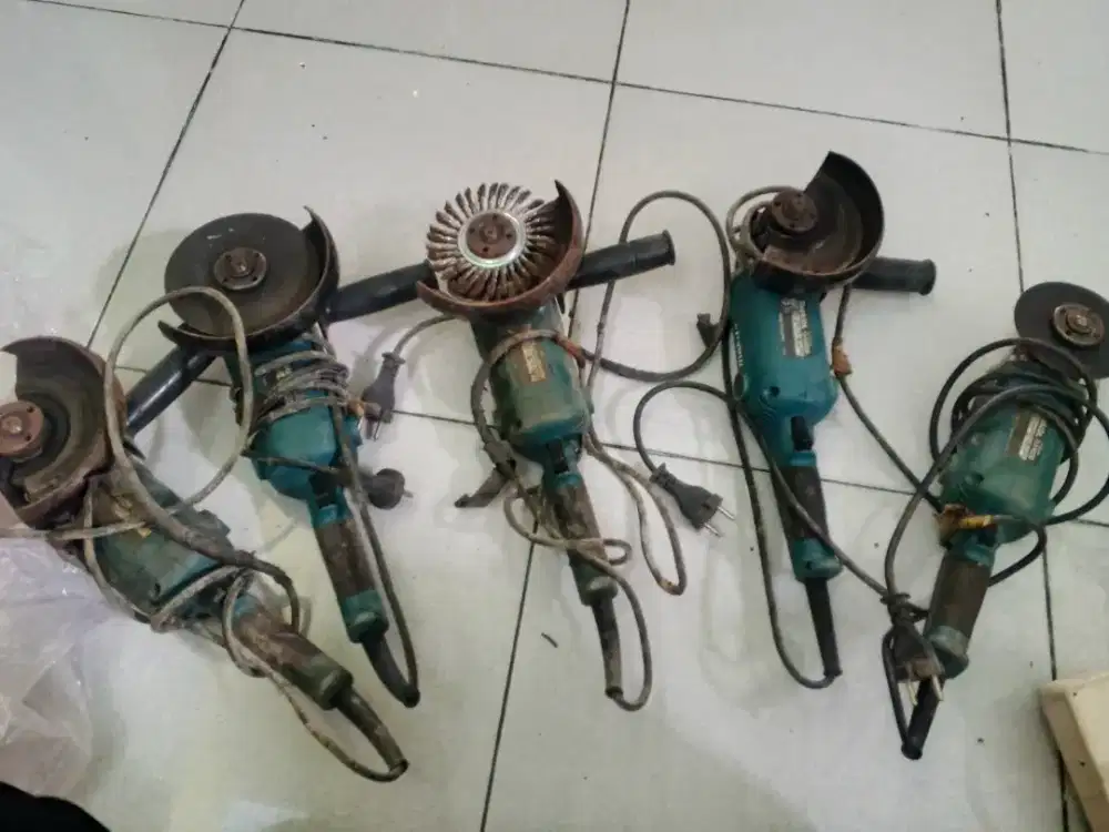Dijual cepat gerinda MAKITA GA6020 6in ada 5 pc