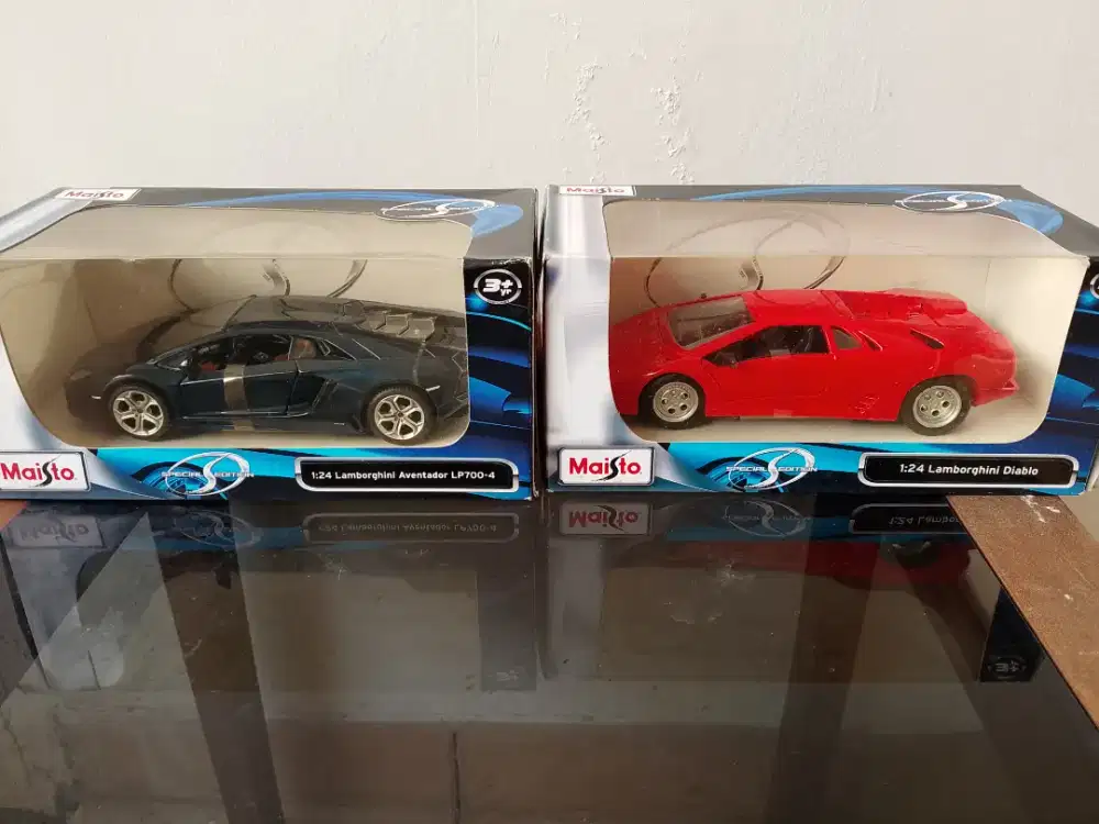 Maisto 1:24 Lamborghini Avendator dan Diablo