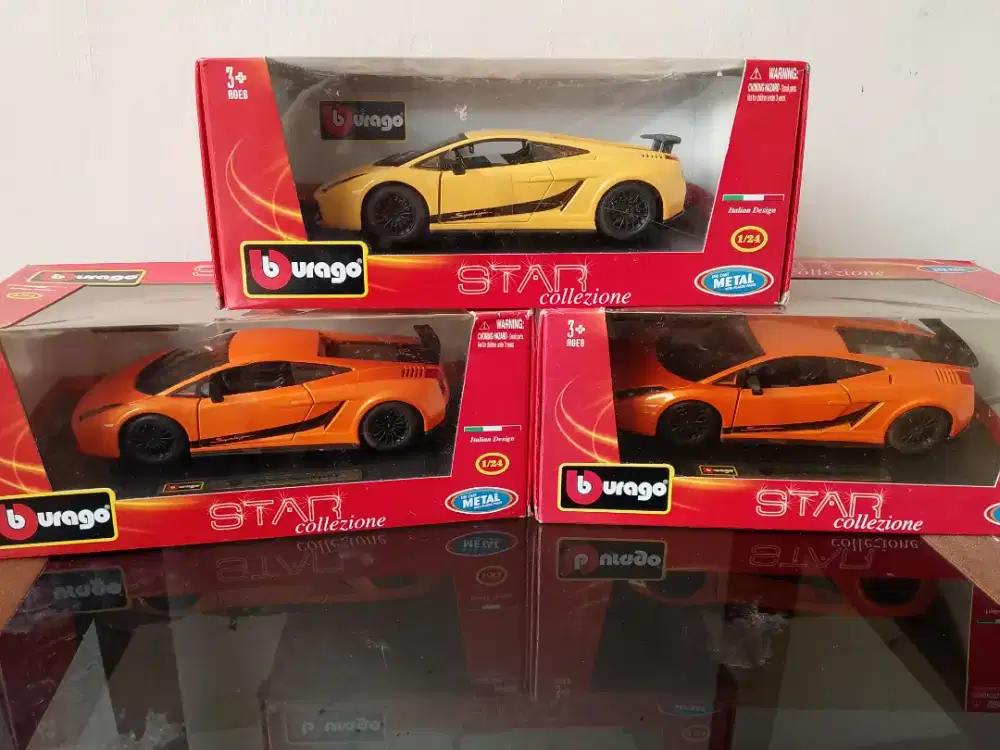 Mobil Burago diecast merk Burago skala 1:24
