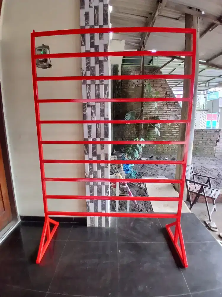Rak penyimpanan barang atau minuman sashet