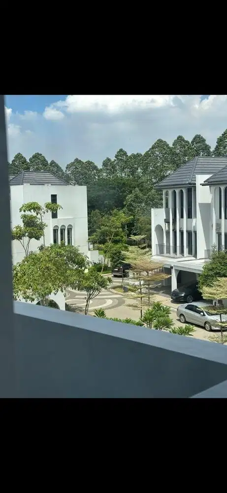 ART MOMONG TINGGAL DALAM