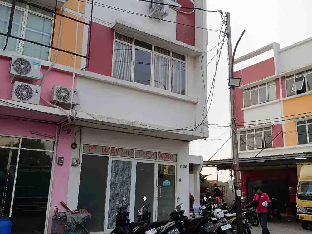 Dikontrakkan ruko huk Ciledugmas