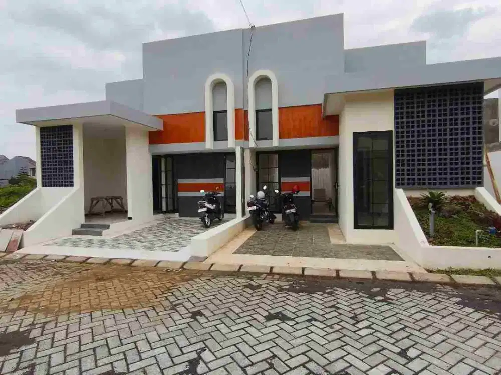 Rumah modern 1 lantai di kota malang dekat kota wisata batu
