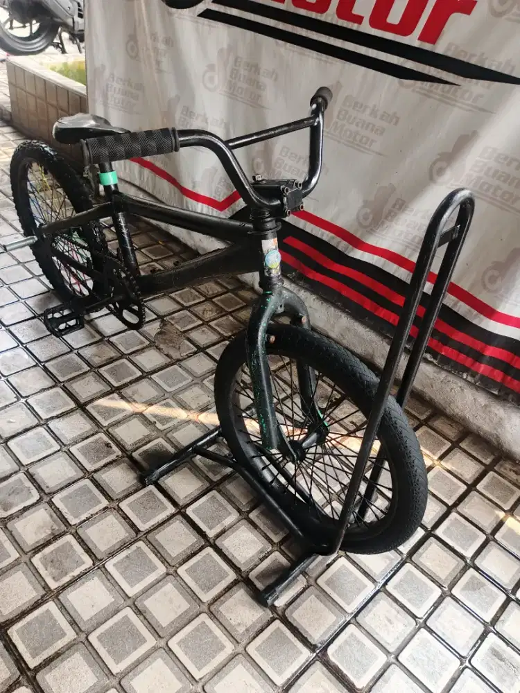 Sepeda BMX bekas pakai