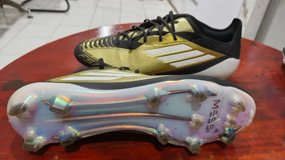 Sepatu bola Adidas F50 elite messi