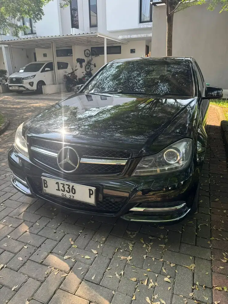 Mercedes-Benz C300 2012 Bensin