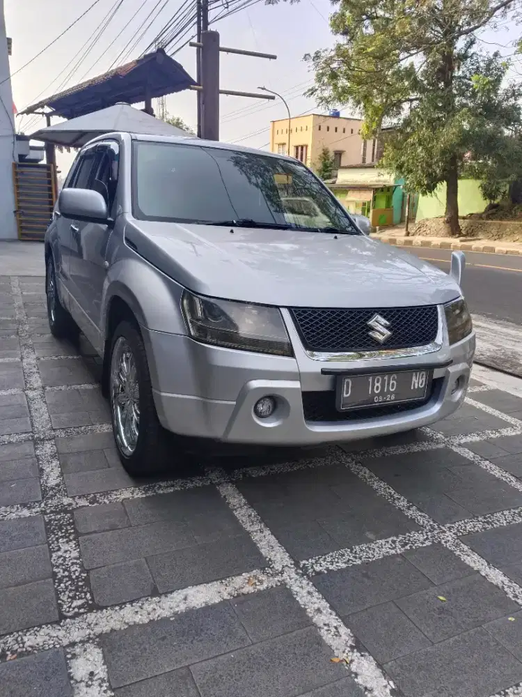 Bismilah numpang jual Gred Vitara manual no D. Silver