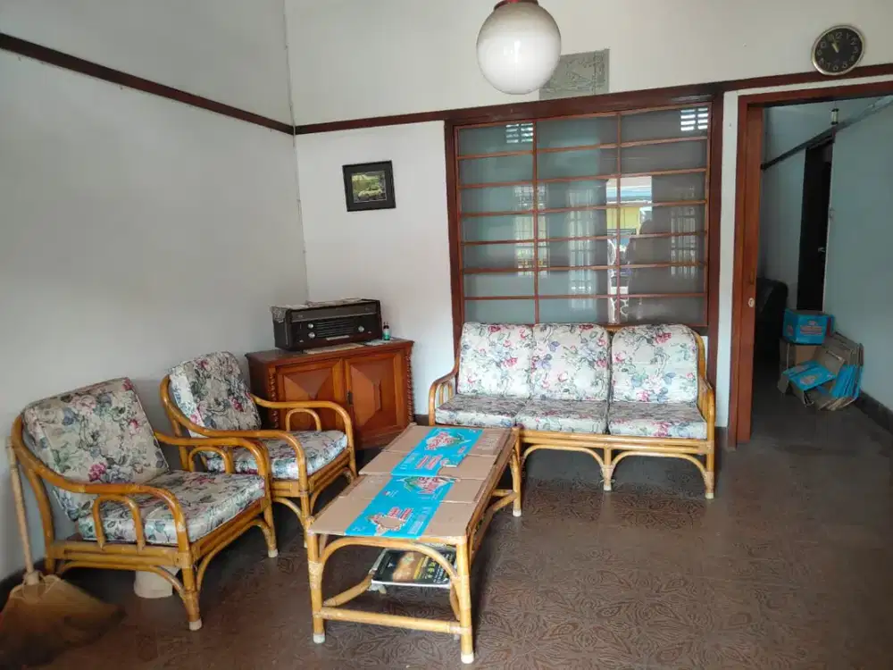 Dijual Rumah Bangunan Belanda Nyaman Siap Huni Lokasi di Kawasan Riau Bandung
