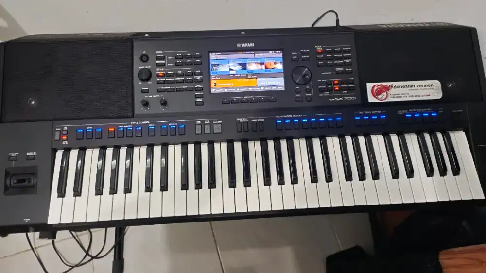 KEYBOARD Yamaha PSR SX 700 Like New