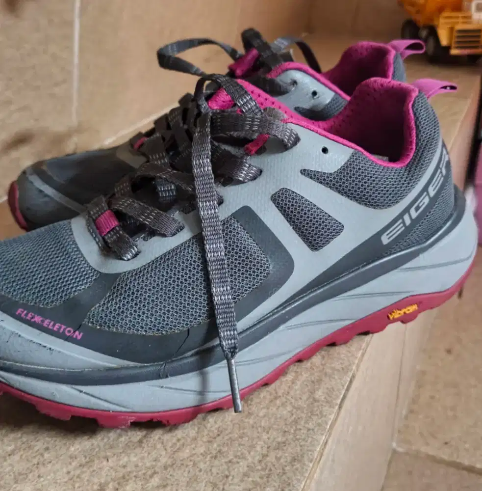 Sepatu eiger WS