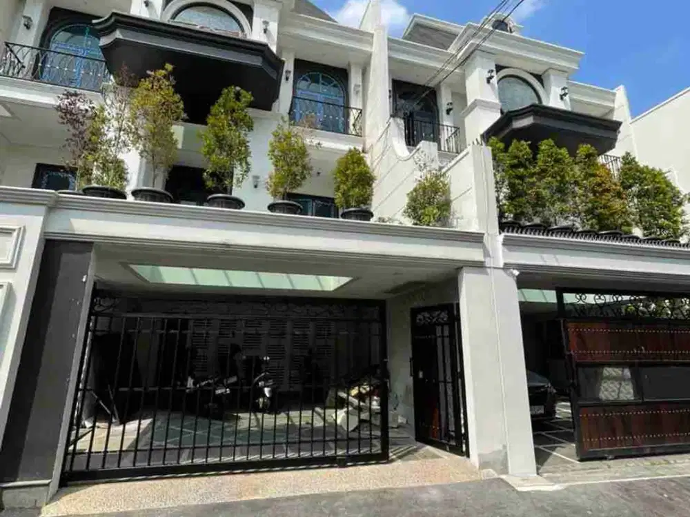 Rumah Brand New American Classic Cilandak 3 Lantai Luas 630m Dengan Kolam Renang