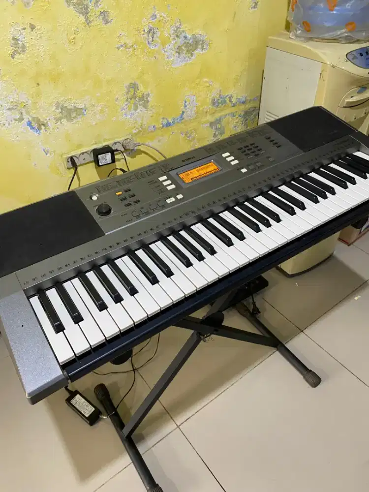 Keyboard Yamaha PSR E353