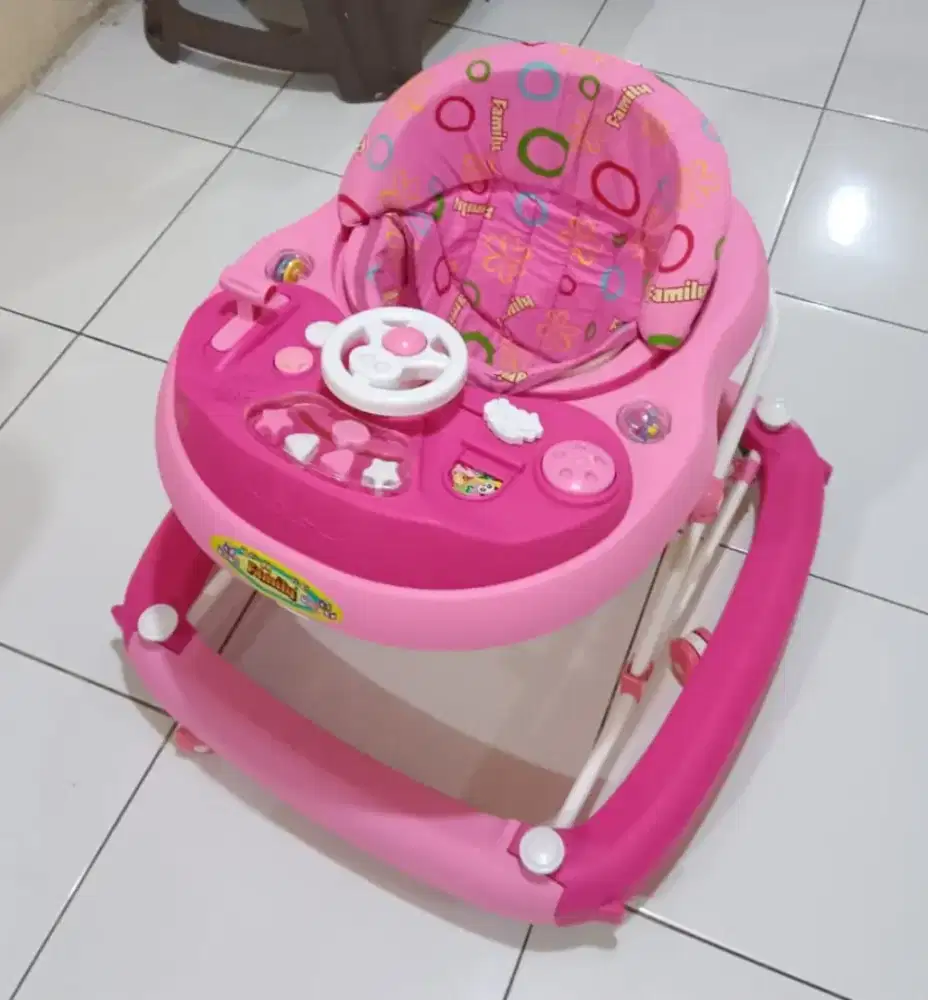 Baby walker Family beli januari 2026