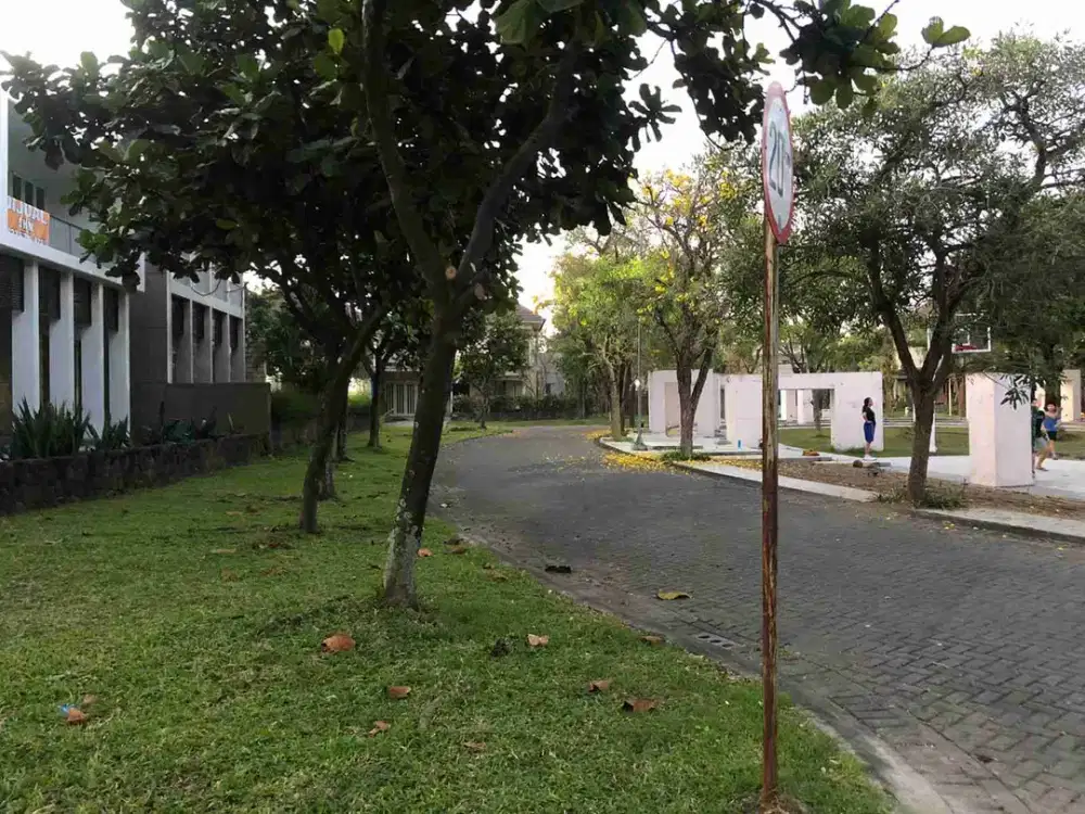 DIJUAL RUMAH MEWAH BUTUH CEPAT LAKU TURUN HARGA