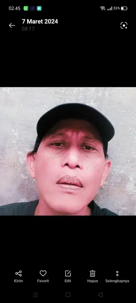 Tukang pasang wallpaper
