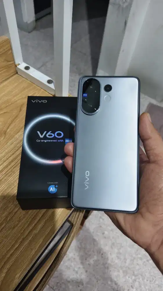 vivo v60 zeiss 5G 8/256gb fullset