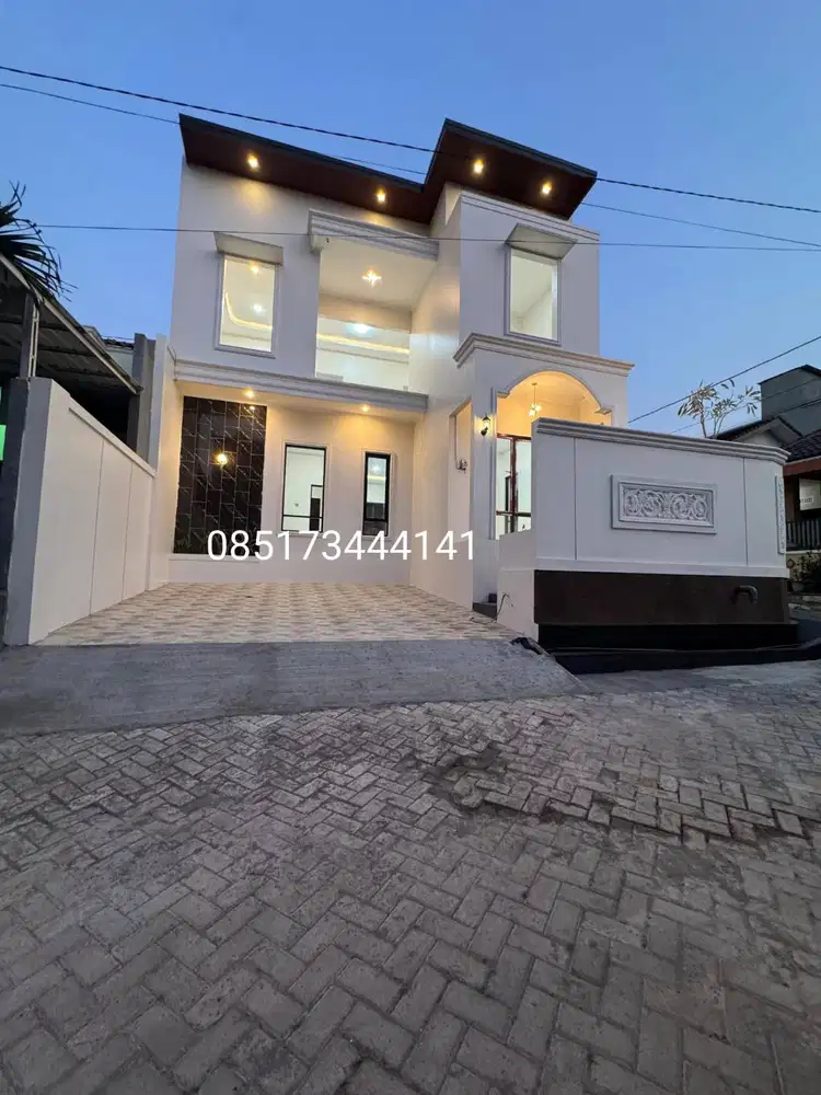 Rumah Hook Mewah di manyaran dekat islamic center