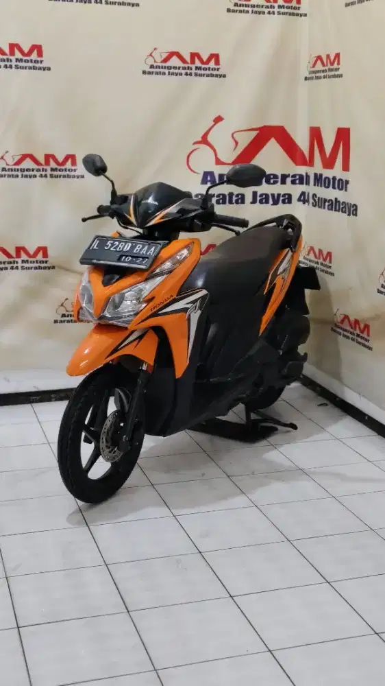 Honda Vario 125 Kzr tahun 2012 warna orange