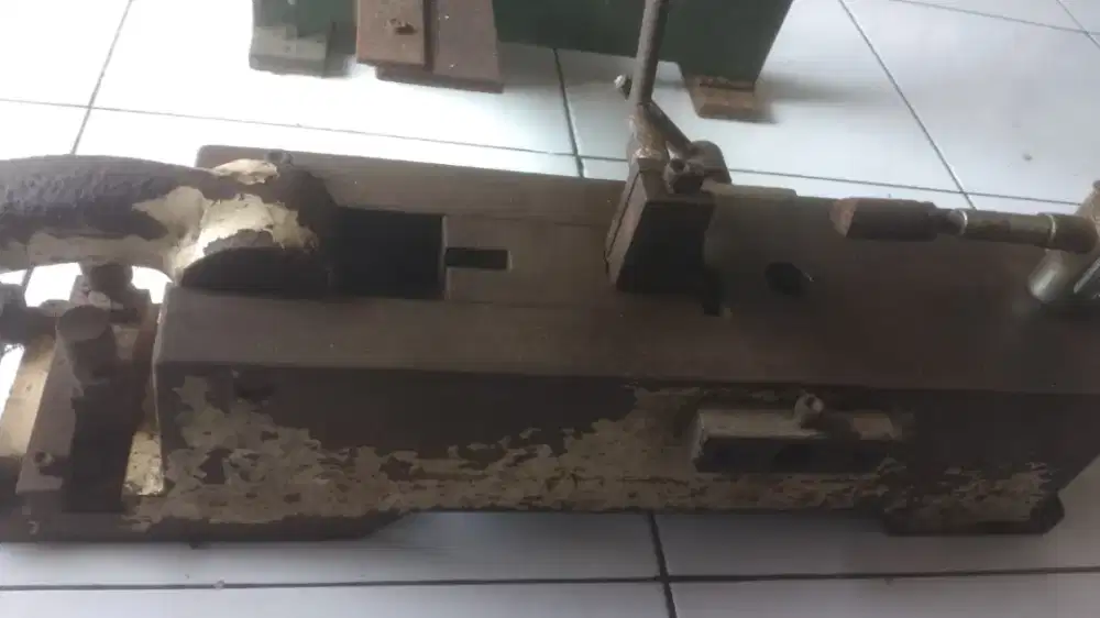 Mesin Tekuk Pisau Pond Manual